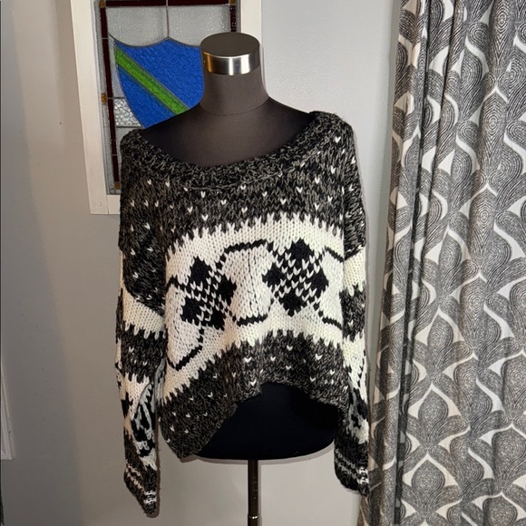 Free People Cropped Off The Shoulder Sweater - Picture 1 of 9